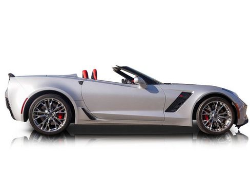 Used 2015 Chevrolet Corvette Z06 w/ 3LZ Preferred Equipment Group image 2