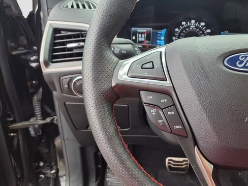 Used 2024 Ford Edge ST-Line image 19