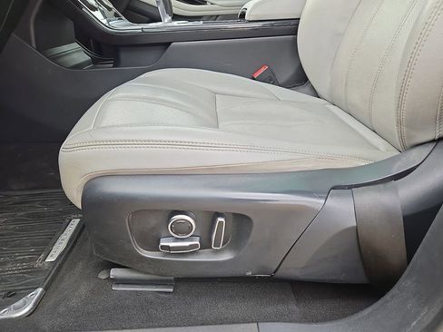 Used 2021 Land Rover Range Rover Evoque S image 24