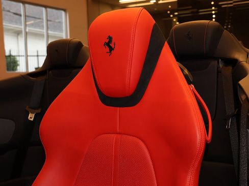 Certified 2025 Ferrari Roma Spider RWD image 27