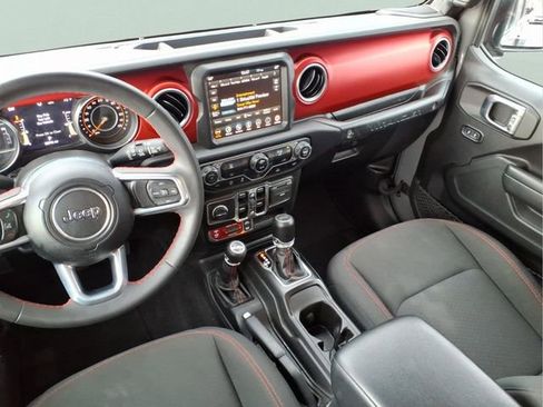 Used 2023 Jeep Wrangler Unlimited Rubicon AWD/4WD image 15