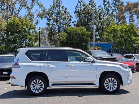 Used 2019 Lexus GX 460 Premium w/ Premium Package AWD/4WD image 4