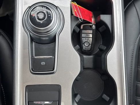 Used 2024 Ford Edge SEL w/ Convenience Package image 38