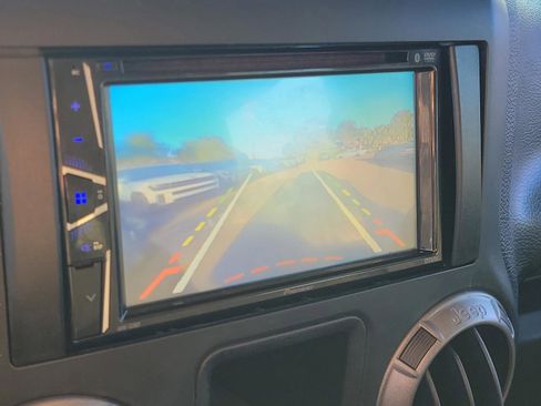 Used 2015 Jeep Wrangler Sport image 25