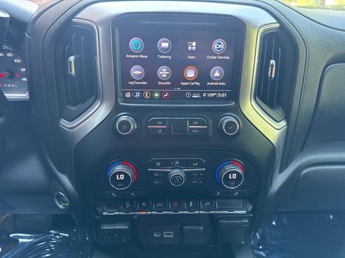 Used 2020 Chevrolet Silverado 1500 LT Trail Boss AWD/4WD image 17