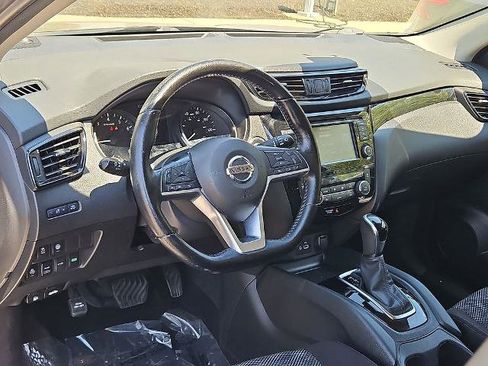 Certified 2020 Nissan Rogue Sport SV w/ All-Weather Package AWD/4WD image 25