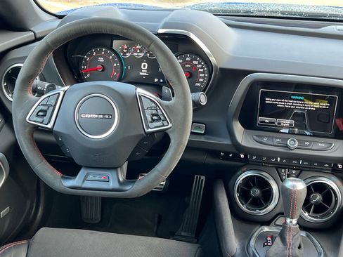 Used 2018 Chevrolet Camaro ZL1 image 19