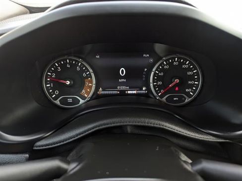 Used 2023 Jeep Renegade Trailhawk AWD/4WD image 2