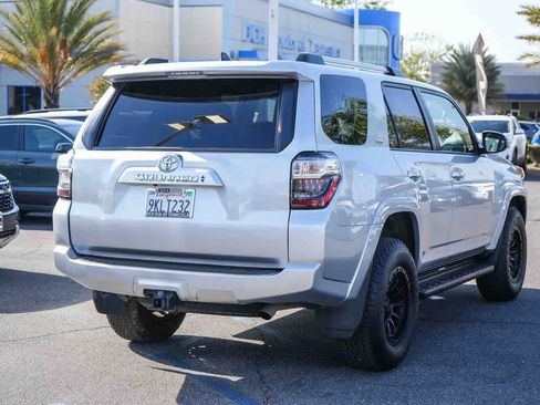 Used 2022 Toyota 4Runner SR5 AWD/4WD image 6