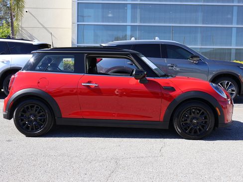 Used 2024 MINI Cooper 2-Door Hardtop image 9