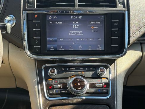 Used 2020 Lincoln Continental w/ Premium Package image 22