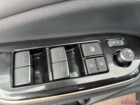 New 2026 Toyota Crown Platinum AWD/4WD image 22