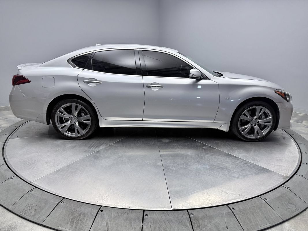 Used 2016 INFINITI Q70 5.6 w/ Sport Package AWD/4WD image 4