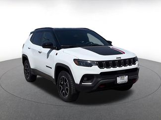 Used 2025 Jeep Compass Trailhawk w/ Trailer Tow Group AWD/4WD video 2