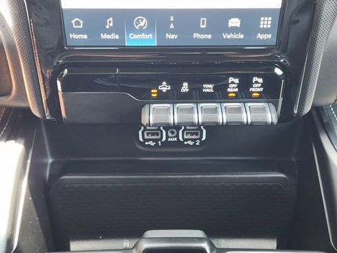 Used 2023 RAM 1500 Limited w/ Body Color Bumper Group AWD/4WD image 19