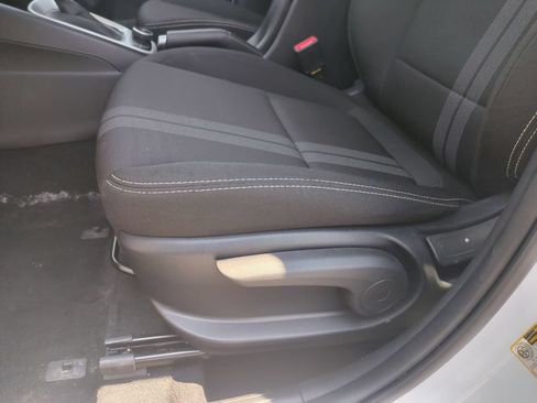 Used 2025 Hyundai Venue SEL FWD image 14
