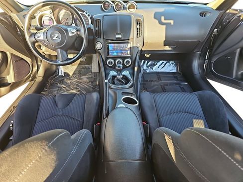 Used 2017 Nissan 370Z w/ Sport Package image 10