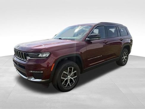 Used 2024 Jeep Grand Cherokee L Limited AWD/4WD image 10