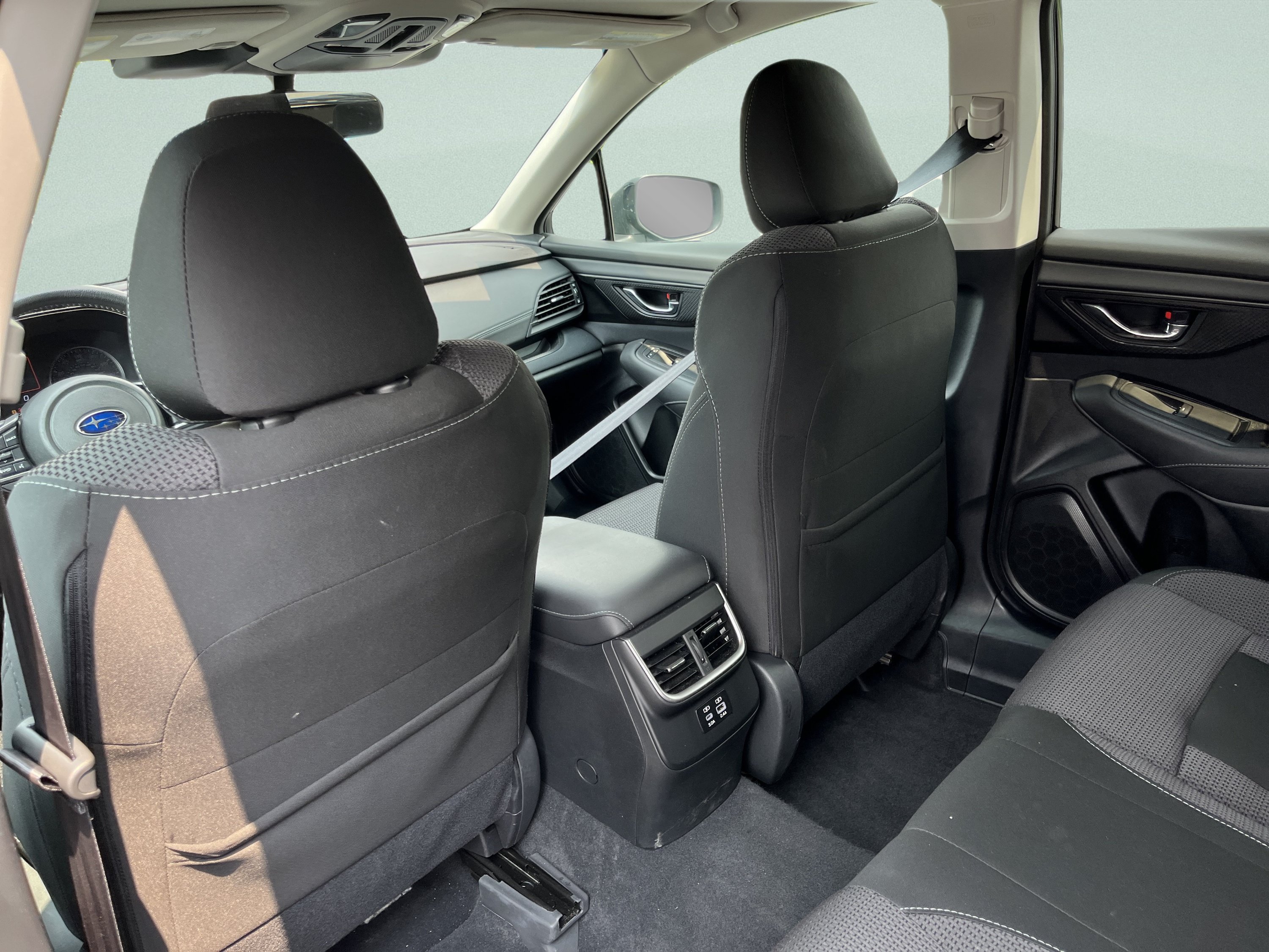 Used 2025 Subaru Outback Premium AWD/4WD image 8