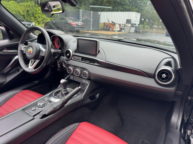 Used 2019 FIAT 124 Spider Abarth w/ Visibility Group RWD image 35