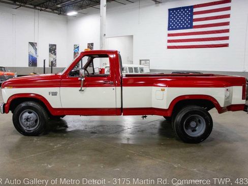 Used 1986 Ford F350 2WD Regular Cab image 3