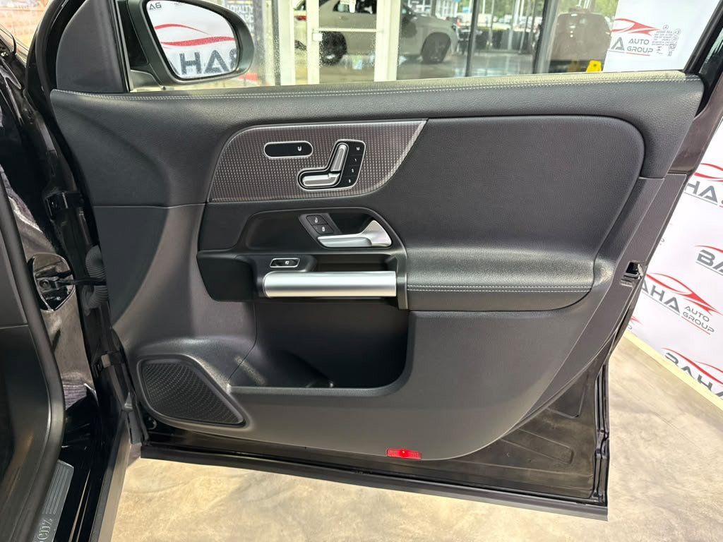Used 2023 Mercedes-Benz GLA 250 4MATIC w/ Premium Package image 48
