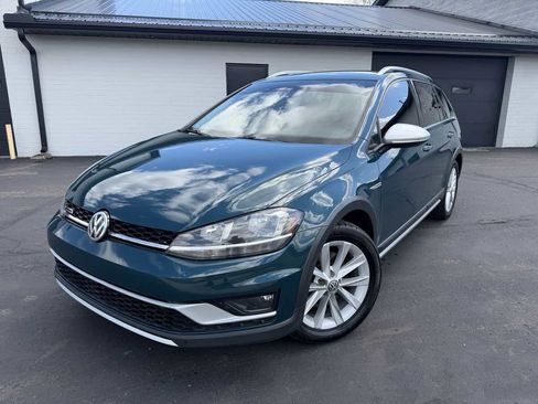 Used 2019 Volkswagen Golf Alltrack S AWD/4WD image 2