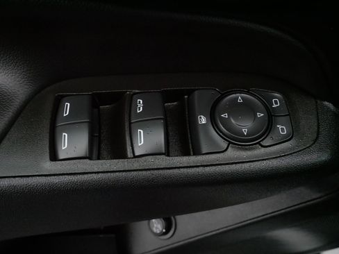 Used 2023 Chevrolet Equinox LT image 19