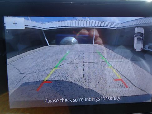 Used 2022 Ford Explorer XLT w/ Equipment Group 202A image 5