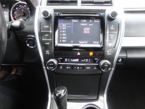 Used 2015 Toyota Camry XSE FWD image 8
