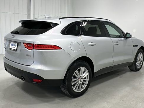 Used 2019 Jaguar F-PACE Premium image 6