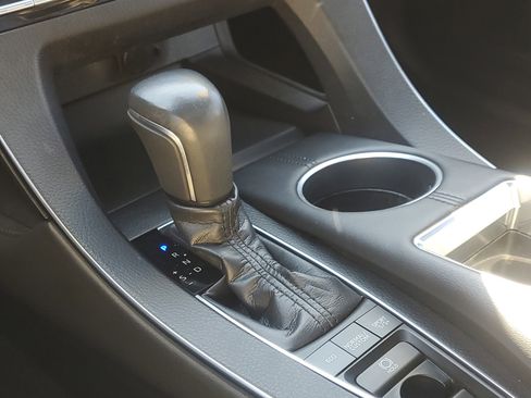 Used 2019 Toyota Avalon Touring image 29