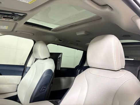 New 2026 Kia Carnival SX Prestige image 18