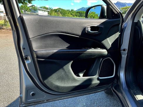 Used 2020 Jeep Compass Limited image 18