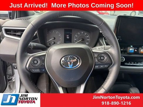 Used 2024 Toyota Corolla SE FWD image 11