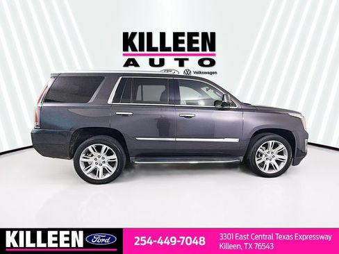 Used 2018 Cadillac Escalade Luxury AWD/4WD image 10