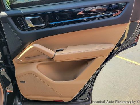 Used 2021 Porsche Cayenne Coupe image 22