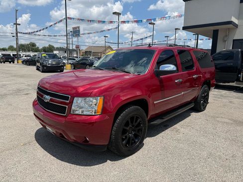 Used 2013 Chevrolet Suburban LTZ RWD image 2