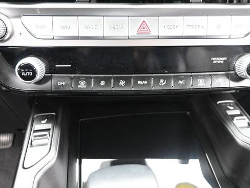 Used 2025 Kia Telluride S AWD/4WD image 19