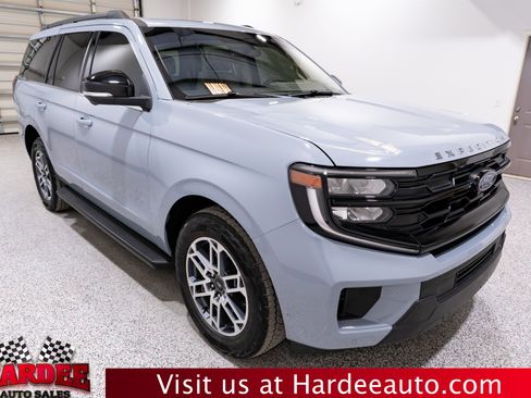 Used 2025 Ford Expedition Active AWD/4WD image 6