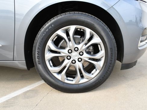 Used 2021 Buick Enclave Avenir w/ Avenir Technology Package AWD/4WD image 3