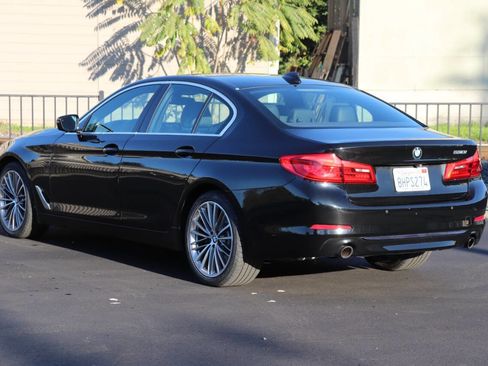 Used 2019 BMW 530i w/ Convenience Package image 6