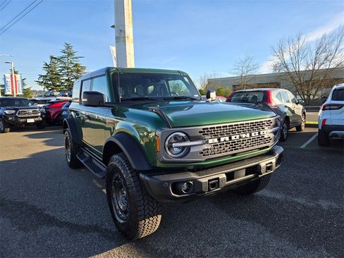 Used 2025 Ford Bronco Badlands image 3
