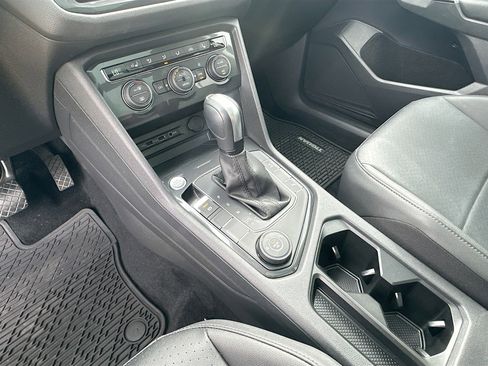 Used 2020 Volkswagen Tiguan SEL image 17