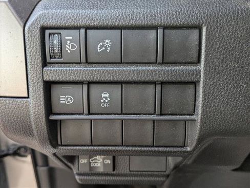 Used 2025 Toyota Tacoma SR5 AWD/4WD image 11