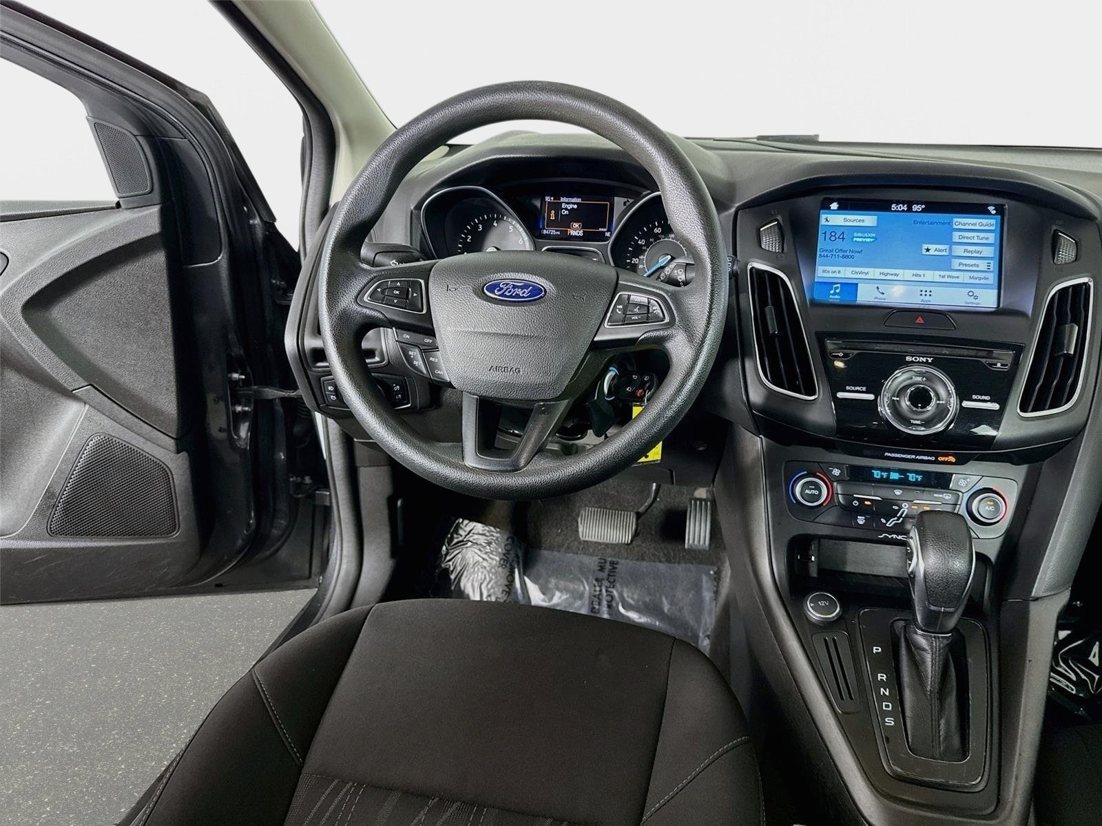 Used 2017 Ford Focus SEL FWD image 23