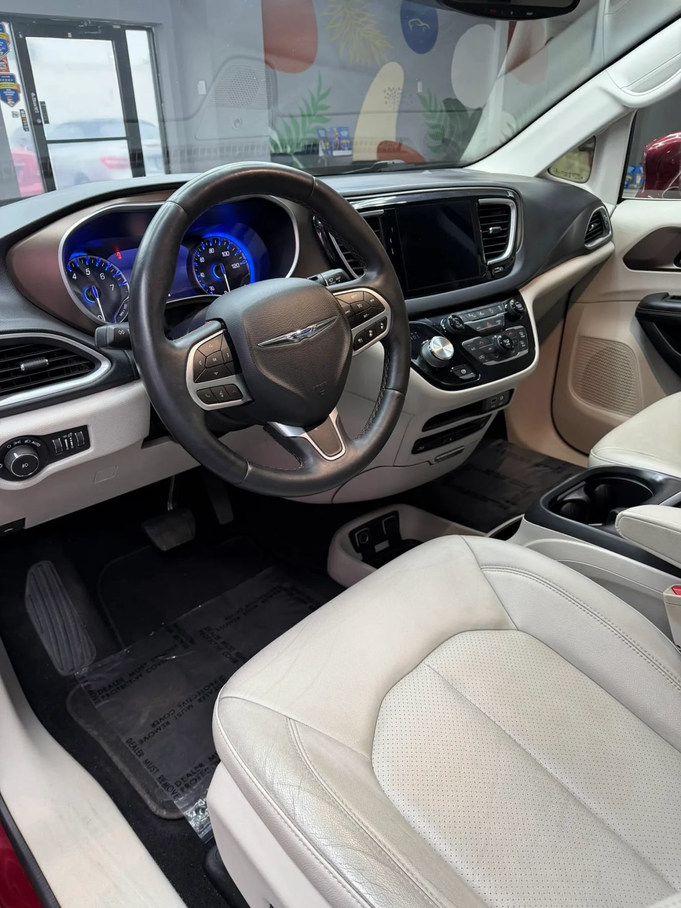 Used 2018 Chrysler Pacifica Touring-L Plus w/ Advanced Safetytec Group FWD image 13