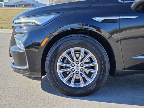 Used 2024 Buick Enclave Premium image 10