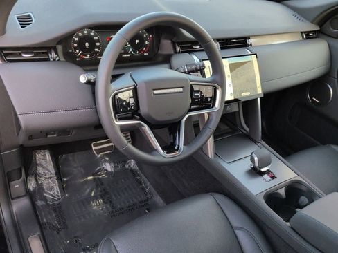 Used 2025 Land Rover Discovery Sport Dynamic SE image 2