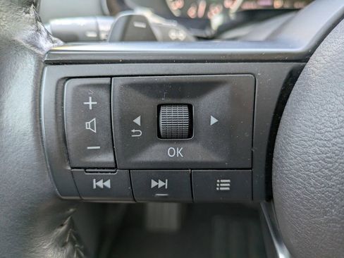 Certified 2025 Nissan Pathfinder SV image 25